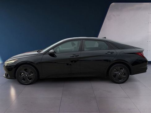 Used 2022 Hyundai Elantra SEL w/ Convenience Package image 2