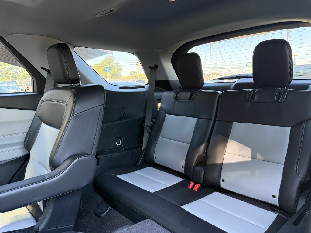 Certified 2023 Ford Explorer XLT w/ Equipment Group 202A RWD image 21