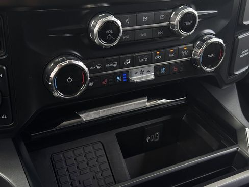 Used 2024 Ford F250 Lariat w/ Lariat Ultimate Package AWD/4WD image 22