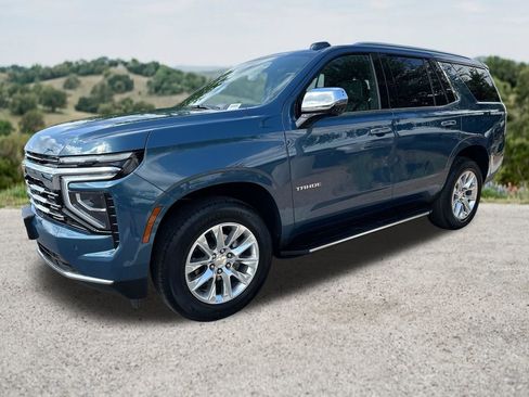 Used 2025 Chevrolet Tahoe Premier RWD image 3