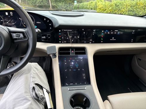 Used 2022 Porsche Taycan 4S image 22