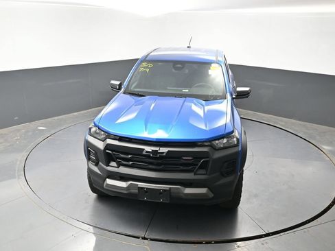 Used 2024 Chevrolet Colorado Trail Boss w/ Technology Package AWD/4WD image 18