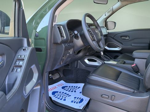 Used 2024 Nissan Frontier SL w/ Technology Package AWD/4WD image 14