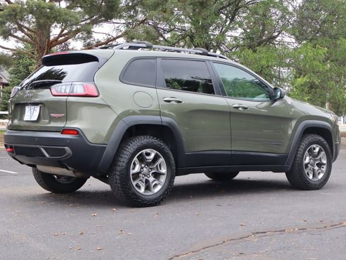 Used 2019 Jeep Cherokee Trailhawk w/ Cold Weather Group AWD/4WD image 5