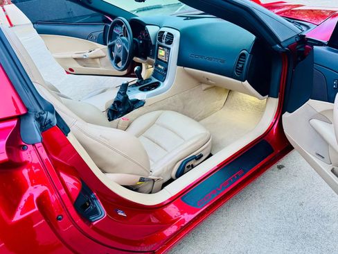 Used 2005 Chevrolet Corvette Coupe w/ Preferred Equipment Group RWD image 31