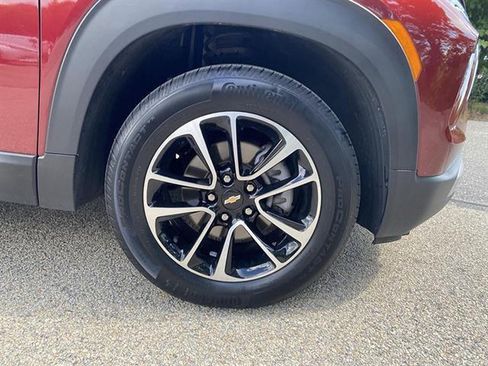 Used 2025 Chevrolet TrailBlazer LT AWD/4WD image 33