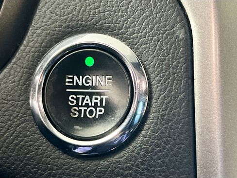 Used 2020 Ford Fusion SE image 24