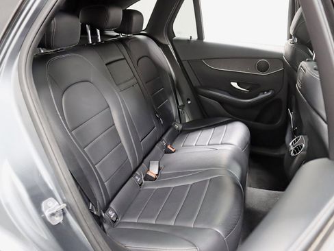 Used 2018 Mercedes-Benz GLC 300 w/ Premium Package image 32