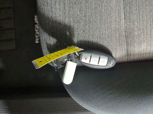 Used 2021 Nissan Rogue S image 23