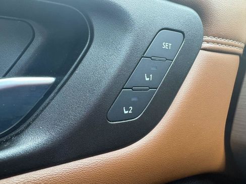 Used 2023 Nissan Pathfinder Platinum FWD image 35