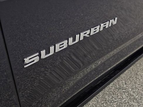 Used 2025 Chevrolet Suburban High Country AWD/4WD image 29
