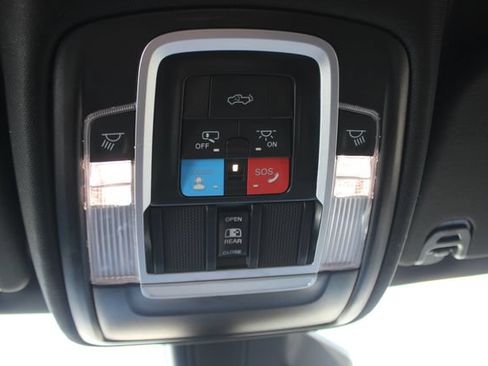 Used 2025 RAM 1500 Big Horn AWD/4WD image 13