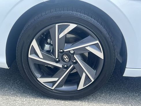 Certified 2025 Hyundai Elantra SEL FWD image 39