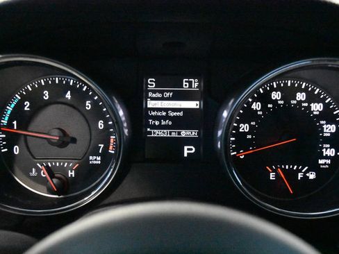 Used 2012 Jeep Grand Cherokee Laredo w/ Laredo E Group image 16