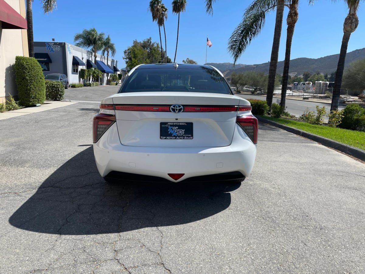 Used 2016 Toyota Mirai FWD image 7
