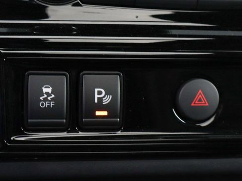 Used 2021 Nissan Titan PRO-4X w/ Pro-4x Convenience Package image 39