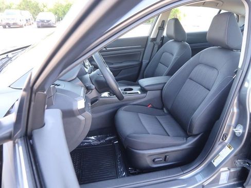 Used 2026 Nissan Altima 2.5 SV FWD image 9