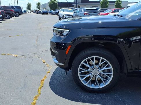 Used 2023 Jeep Grand Cherokee L Summit AWD/4WD image 29