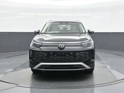 New 2026 Volkswagen Tiguan SE AWD/4WD image 2