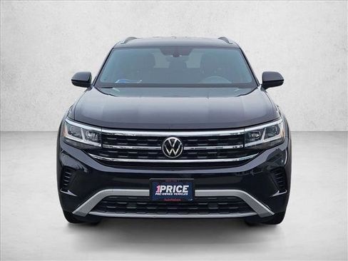 Used 2022 Volkswagen Atlas Cross Sport SE image 2