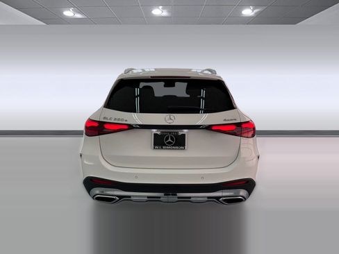 Certified 2025 Mercedes-Benz GLC 350e 4MATIC image 9
