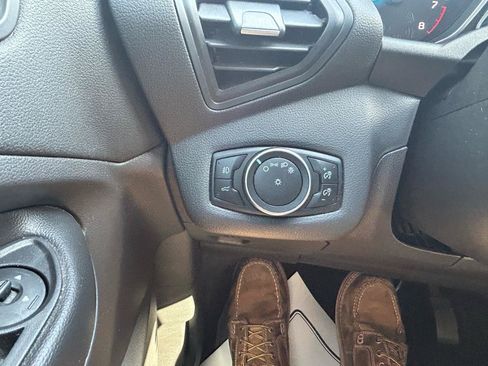 Used 2017 Ford Escape SE w/ Equipment Group 201A FWD image 26