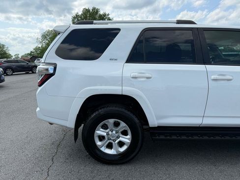 Used 2024 Toyota 4Runner SR5 AWD/4WD image 37