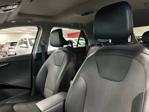 Used 2023 Kia Niro EX Touring image 16