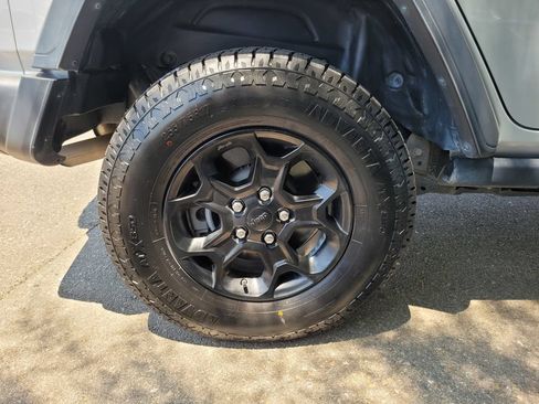 Used 2023 Jeep Wrangler Unlimited AWD/4WD image 38