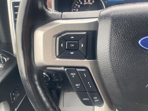 Used 2018 Ford F150 Platinum w/ Equipment Group 701A Luxury AWD/4WD image 16