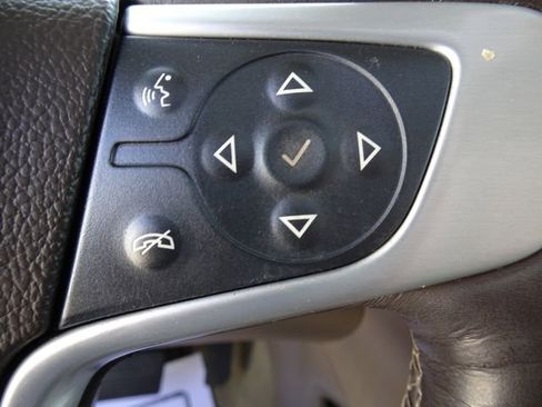 Used 2017 GMC Yukon XL SLT w/ Open Road Package image 29