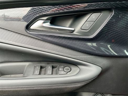 Used 2024 Chevrolet Blazer EV LT image 17