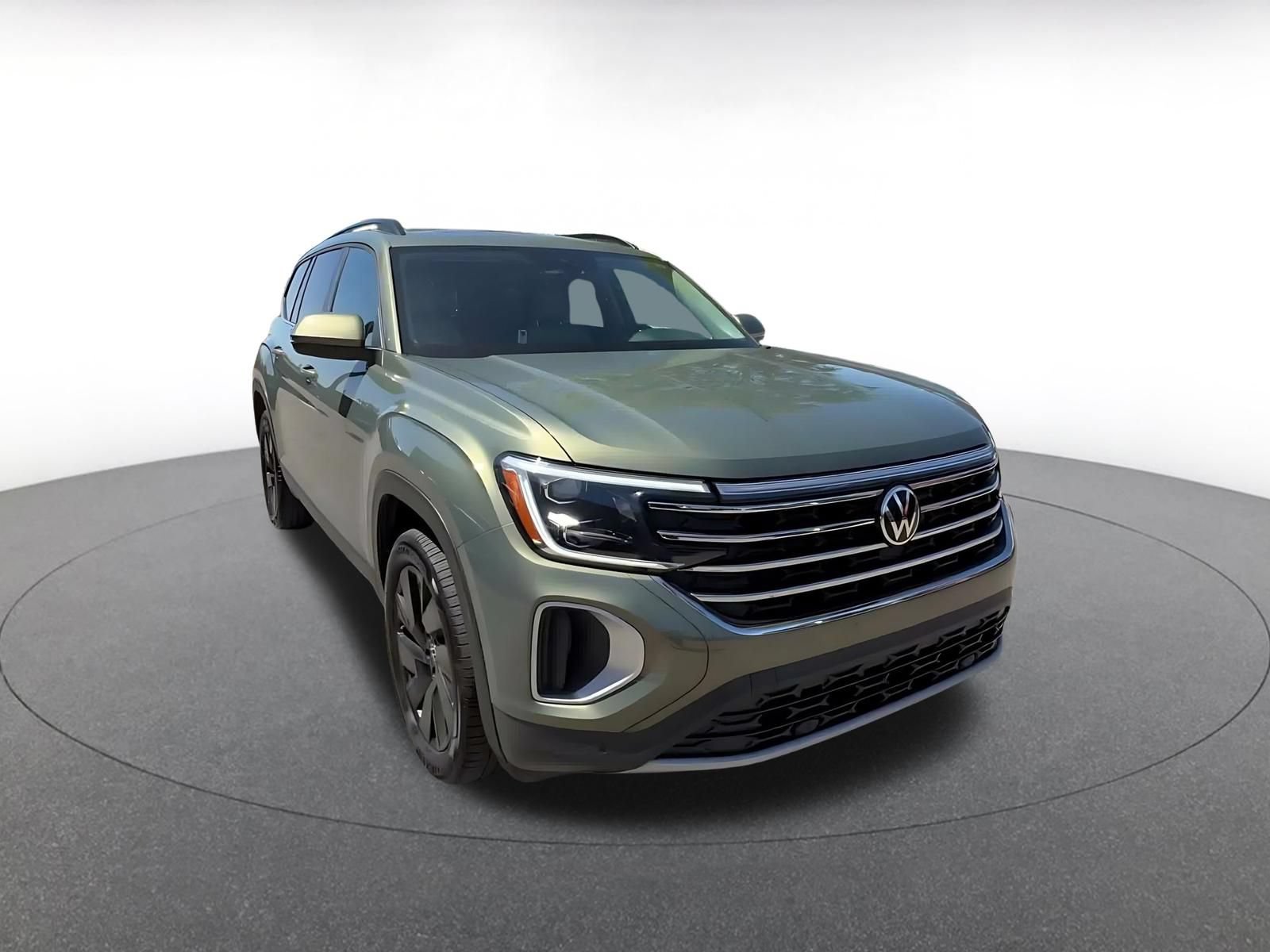 Used 2026 Volkswagen Atlas SE FWD image 3