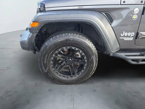Used 2019 Jeep Wrangler Unlimited Sport S AWD/4WD image 17