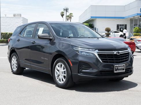 Used 2022 Chevrolet Equinox LS FWD image 1