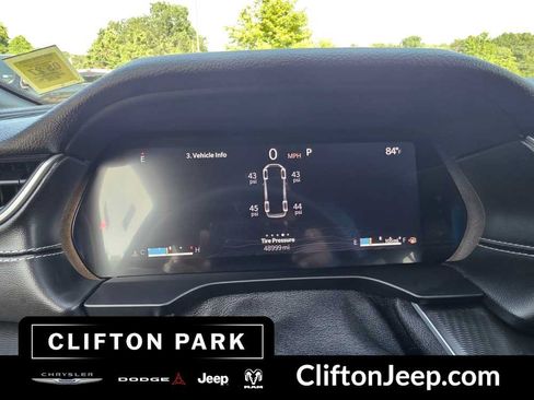 Used 2024 Jeep Grand Cherokee L Altitude AWD/4WD image 26