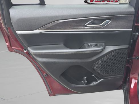 Used 2025 Jeep Grand Cherokee Limited w/ Trailer Tow Package image 30