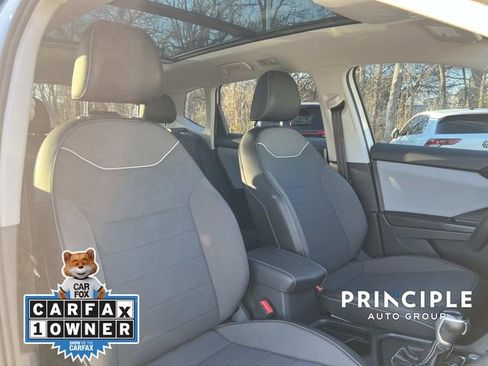 Certified 2023 Volkswagen Taos SE w/ Panoramic Sunroof Package image 31