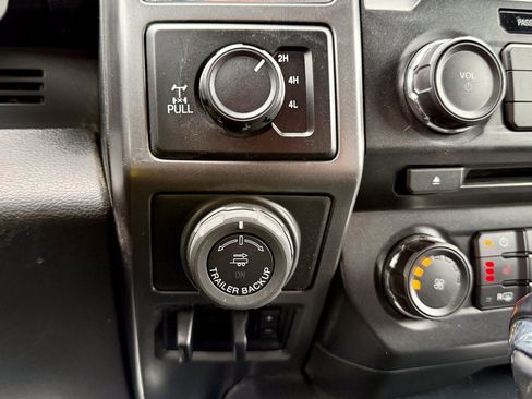 Certified 2018 Ford F150 XLT w/ Equipment Group 302A Luxury image 30