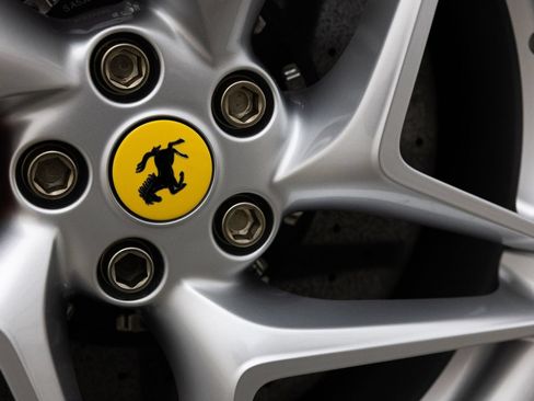 Used 2021 Ferrari F8 Tributo RWD image 17