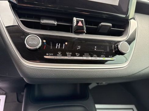 Used 2025 Toyota Corolla LE w/ Convenience Package image 12