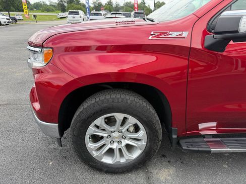 Used 2024 Chevrolet Silverado 1500 LTZ AWD/4WD image 11