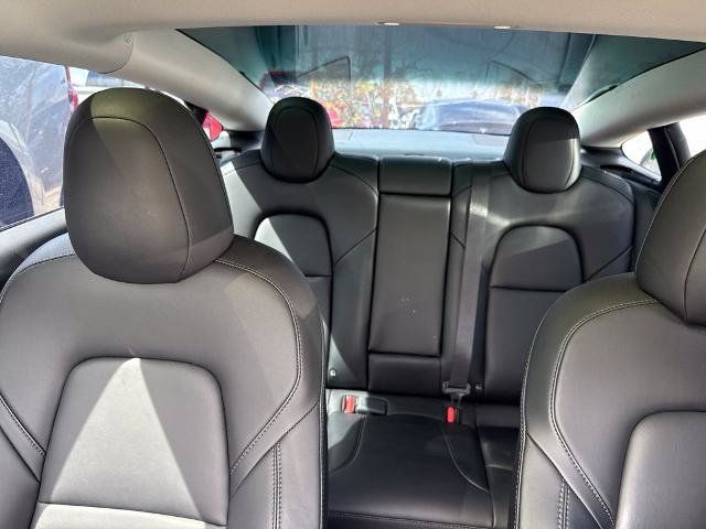 Used 2022 Tesla Model 3 Performance AWD/4WD image 8