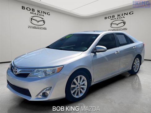 Used 2014 Toyota Camry XLE image 1