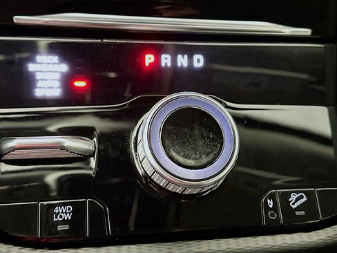 Used 2023 Jeep Grand Cherokee 30th Anniversary image 25