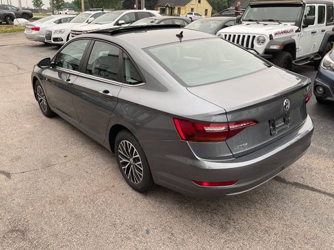 Used 2019 Volkswagen Jetta SE w/ Cold Weather Package FWD image 8