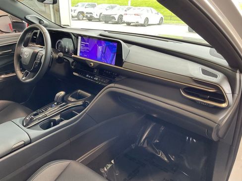 Certified 2026 Toyota Crown Platinum AWD/4WD image 17