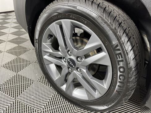 Used 2023 Kia Seltos S FWD image 13