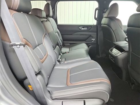 New 2026 Nissan Armada SL image 41