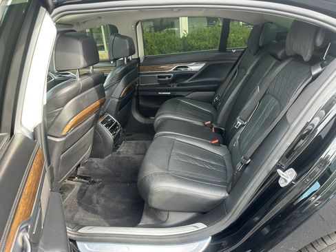 Used 2017 BMW 750i xDrive AWD/4WD image 13